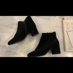 Brushed leather upper on these Steve Madden boots